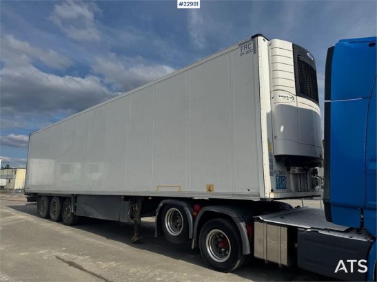 Schmitz Cargobull box semi-trailer with Carrier refrigeration unit. Schmitz Cargobull box semi-trailer with Carrier refrig...