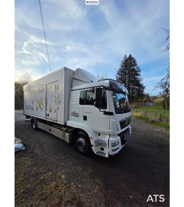 MAN TGM 15.250 Box Truck with Refrigeration/Freezer Un TGM 15.250 Box Truck with Refrigeration/Freezer Un 2014 2