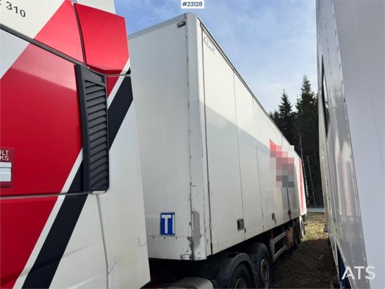 Ekeri box semi-trailer. Ekeri box semi-trailer. 2004 2 Box semi-trailers