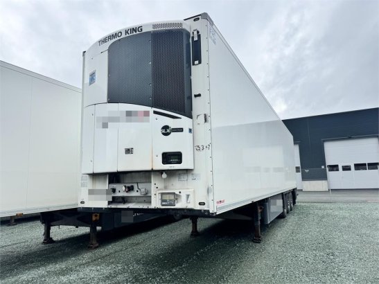 Schmitz Cargobull box semi-trailer with refrigeration unit and load Schmitz Cargobull box semi-trailer with refrigeration ...