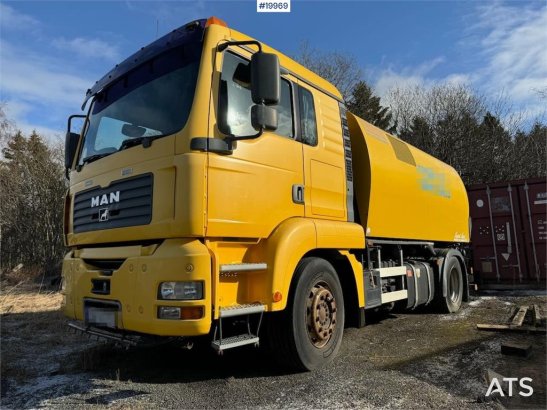 MAN 18.313 Sweeper w/ Bucher Optifant 70 superconstruc 18.313 Sweeper w/ Bucher Optifant 70 superconstruc 2002 2