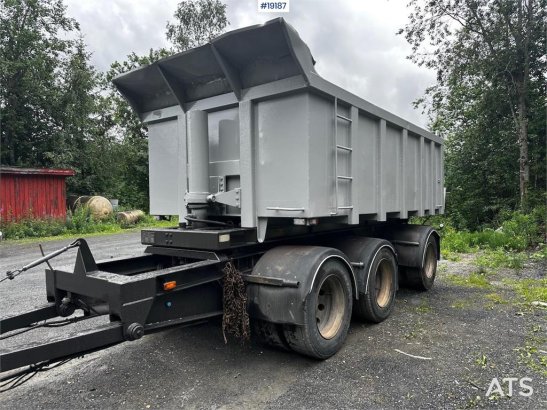 Triolift 3 akslet Triolift 3 akslet 1996 2 Dump trailers