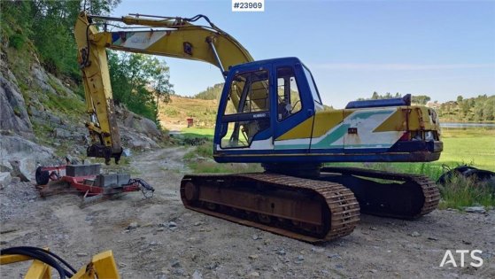 Kobelco SK200LC Excavator with digging bucket SK200LC Excavator with digging bucket 1991 2 Crawler Excavators