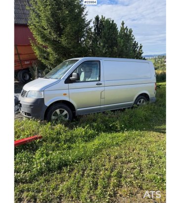 Volkswagen Transporter 4x2 Van – Not EU-approved Volkswagen Transporter 4x2 Van – Not EU-approved 2004 2 Small Vans