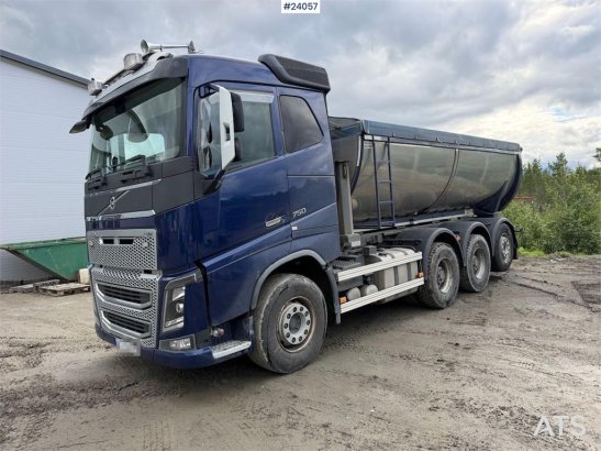 Volvo FH16 8x4 Tipper Truck with Asphalt Body and Stone 590 2018 2