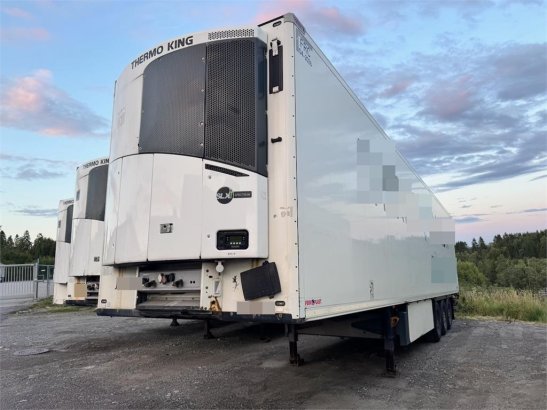 Schmitz Cargobull Box Semi-Trailer with Refrigeration/Freezer Unit a Schmitz Cargobull Box Semi-Trailer with Refrigeration...