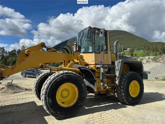 Komatsu WA320-3H wheel loader for sale as partial repair p 848 1994 2 Wheel Loaders