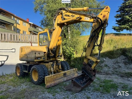 Komatsu PW75 Wheeled Excavator w/ Tilting Grading Bucket – 915 1998 2 Wheeled Excavators