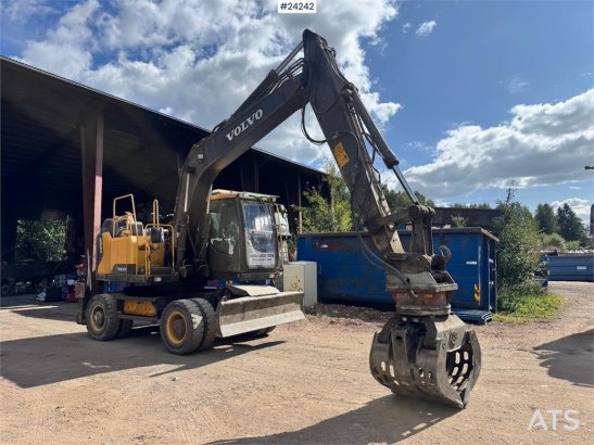 Volvo EW160E Wheeled Excavator w/ Elevating Cab and Grap EW160E Wheeled Excavator w/ Elevating Cab and Grap 2015 2 Wheeled...