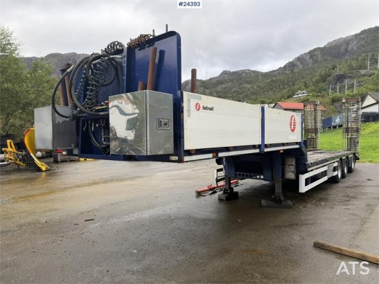 Istrail 3 akslet Low Loader Semi-Trailer with Hydraulic Ra Istrail 3 akslet Low Loader Semi-Trailer with Hydraulic Ra 2018...
