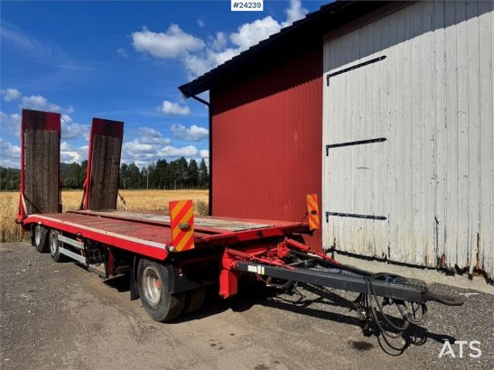 Forss-Parator Machine Trailer with Hydraulic Ramps Forss-Parator Machine Trailer with Hydraulic Ramps 1978 2 Lowloader tra...