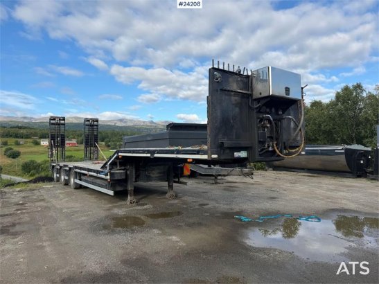 Istrail 3 axle machine trailer w/ extension, widening and Istrail 3 axle machine trailer w/ extension, widening and 2018 2...