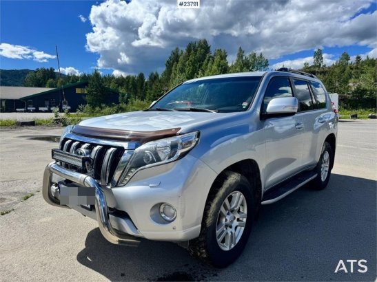 Toyota Land Cruiser – 190 HP – 2 Sets of Tires Land Cruiser – 190 HP – 2 Sets of Tires 2014 2 Small Vans image 61