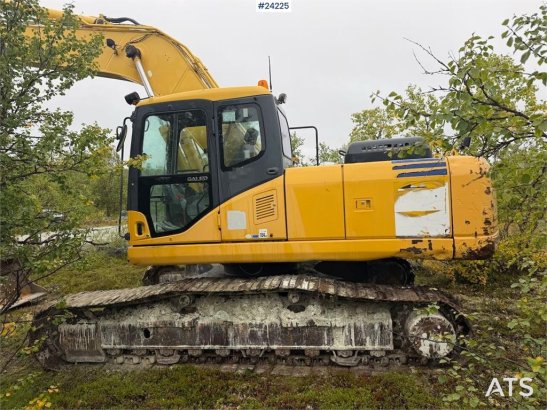 Komatsu PC240LC-7K excavator w/ 2 buckets – prepared for m PC240LC-7K excavator w/ 2 buckets – prepared for m 2005 2 Crawl...