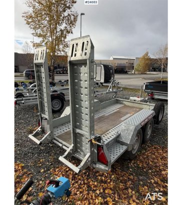 Brian James Trailers P-Draw 2400 Trailer with loading ramps Brian James trailers P-Draw 2400 Trailer with loading ramps 20...