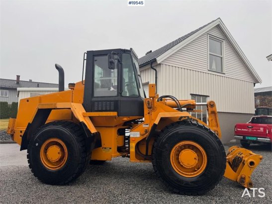 CASE 721B Wheel Loader with bucket 721B Wheel Loader with bucket 1995 2 Wheel Loaders