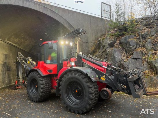 Huddig 1260B Tractor – Front bucket, grading bucket and p Huddig 1260B Tractor – Front bucket, grading bucket and p 2011 2