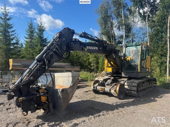 Volvo ECR145EL Tracked excavator with rail wheels – 4,30 ECR145EL Tracked excavator with rail wheels – 4,30 2015 2 Crawler...