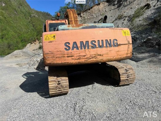 Samsung se210 LC3 Excavator w/ toothed bucket. WATCH THE V Samsung se210 LC3 Excavator w/ toothed bucket. WATCH THE V 1999...