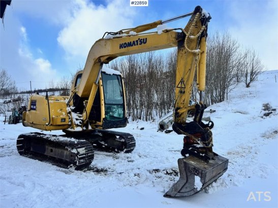 Komatsu PC60-7 crawler excavator with powertilt and 3 buck PC60-7 crawler excavator with powertilt and 3 buck 1994 2 Crawl...