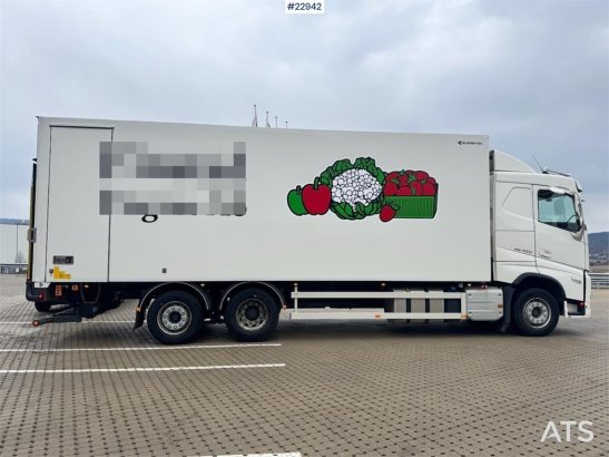 Volvo FH420 6x2 box truck with fridge/freezer unit – Bus 590 2021 2 image 25