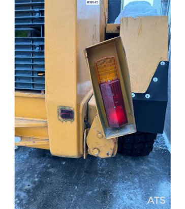 CASE 721B Wheel Loader with bucket 721B Wheel Loader with bucket 1995 2 Wheel Loaders image 15