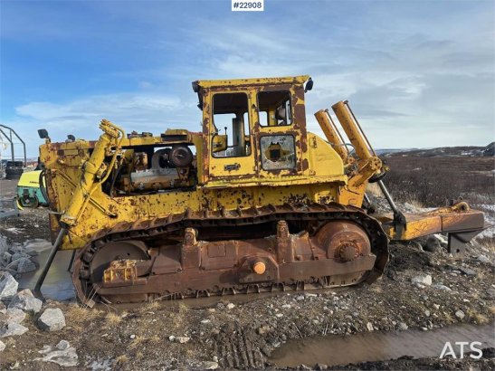 Komatsu D355-3 A dozer w/ ripper and cutter D355-3 A dozer w/ ripper and cutter 1976 2 Dozers image 25