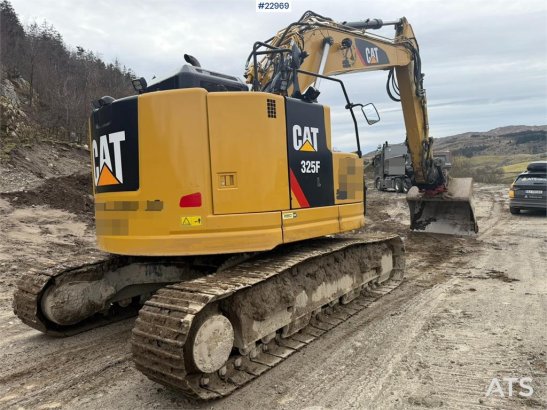 CAT 325FLCR with Engcon rototilt and grading bucket 38 2018 2 Crawler Excavators image 25