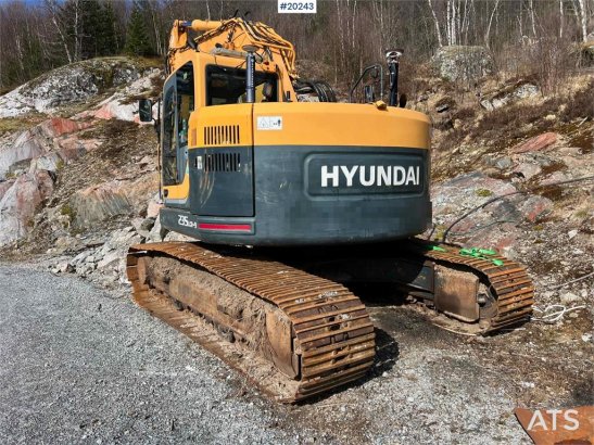 Hyundai Robex 235 LCR-9 w/ Excavator bucket and gps Robex 235 LCR-9 w/ Excavator bucket and gps 2012 2 Crawler Excavators ...