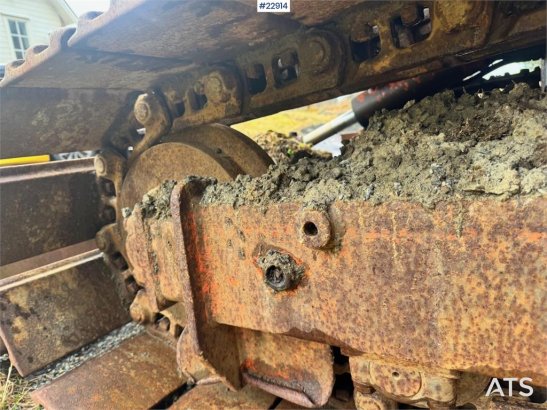 Schaeff HR26 crawler excavator with 2 buckets. Schaeff HR26 crawler excavator with 2 buckets. 1985 2 Crawler Excavators im...