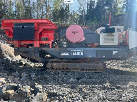 Sandvik UJ440i crusher w/ side conveyor and magnet UJ440i crusher w/ side conveyor and magnet 2016 2 image 40