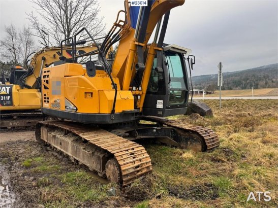 Kato HD823 Kato HD823 2019 2 Crawler Excavators image 25