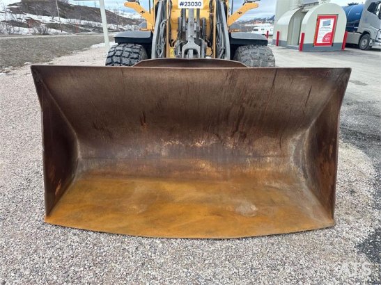 Volvo L90H wheel loader with joystick control and a buck L90H wheel loader with joystick control and a buck 2018 2 Wheel L...