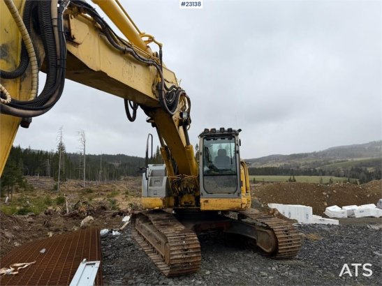 New Holland 235 Crawler Excavator w/ grading bucket 235 Crawler Excavator w/ grading bucket 2006 2 Crawler Excavators imag...