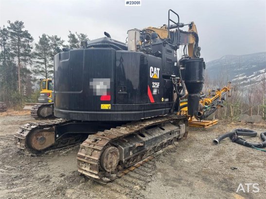 CAT 325FLCR 38 2017 2 Crawler Excavators image 25