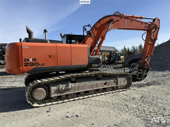 Hitachi ZX290LC-5B excavator with a digging bucket ZX290LC-5B excavator with a digging bucket 2013 2 Crawler Excavators im...