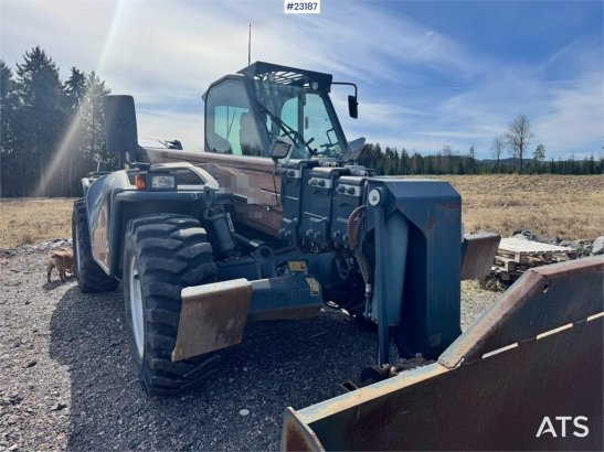 Merlo P40.17 telehandler w/ bucket – pallet forks – jib P40.17 telehandler w/ bucket – pallet forks – jib 2014 2 Wheel Loa...
