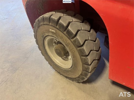Manitou M135D Forklift – 2400 hours! M135D Forklift – 2400 hours! 2018 2 Forklift image 10