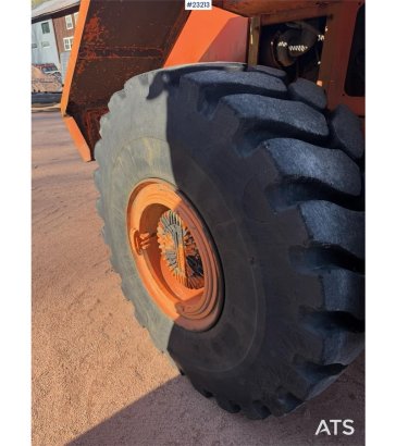 Fiat-Hitachi wheel loader with bucket Fiat-Hitachi wheel loader with bucket 1996 2 Wheel Loaders image 25