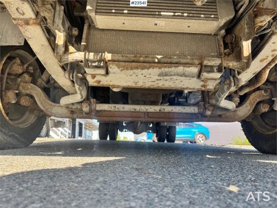 Mitsubishi Fuso Canter Flatbed Truck with Rear-Mounted Crane Fuso Canter Flatbed Truck with Rear-Mounted Crane 2010 2 imag...