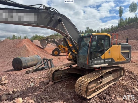 Volvo EC300 Excavator – Engcon Tiltrotator, 2 Buckets an EC300 Excavator – Engcon Tiltrotator, 2 Buckets an 2018 2 Crawler...