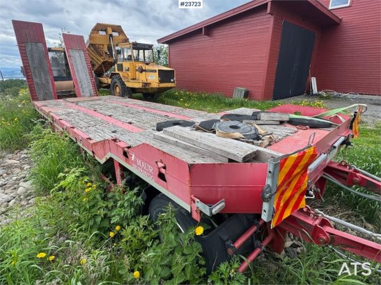 Maur Machine Trailer – Hydraulic Loading Ramps Maur Machine Trailer – Hydraulic Loading Ramps 2015 2 Lowloader trailers im...