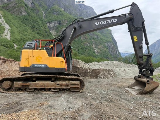 Volvo ECR355EL excavator with bucket, rototilt, and GPS ECR355EL excavator with bucket, rototilt, and GPS 2018 2 Crawler E...