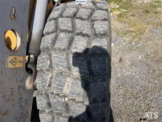 Volvo L50C wheel loader with bucket, good tires and over L50C wheel loader with bucket, good tires and over 1997 2 Wheel L...