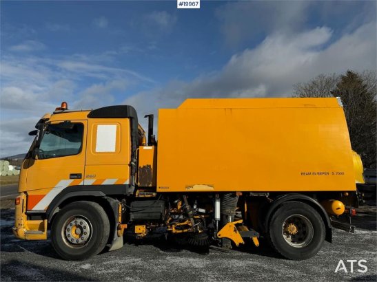 Volvo FM9 4x2 sweeper truck w/ Beam sweeper S7000 superc FM9 4x2 sweeper truck w/ Beam sweeper S7000 superc 2003 2 image 10
