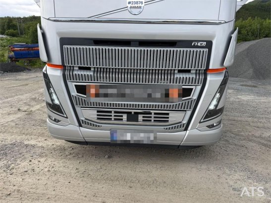 Volvo FH16 -650 tractor unit w/ tandem lift. WATCH VIDEO 590 2024 2 Tractor Units image 10