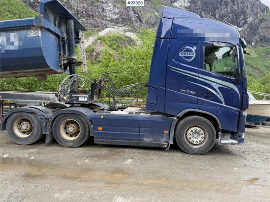 Volvo FH540 6x4 tractor unit with a 2017 3-axle Langendo 590 2019 2 Tractor Units image 25