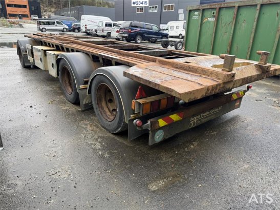 Kaupe 3 akslet hook trailer with tipper for sale as a re Kaupe 3 akslet hook trailer with tipper for sale as a re 2011 2 i...
