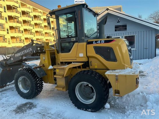 Powertrack L45 wheel loader w/ Flapwing bucket, bucket and pa Powertrack L45 wheel loader w/ Flapwing bucket, bucket and p...
