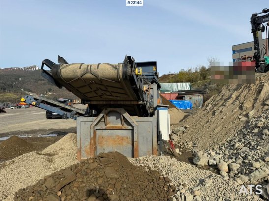Maskin Mekano LV302 T3 Screening plant with grid, remote control Maskin Mekano LV302 T3 Screening plant with grid, remote ...